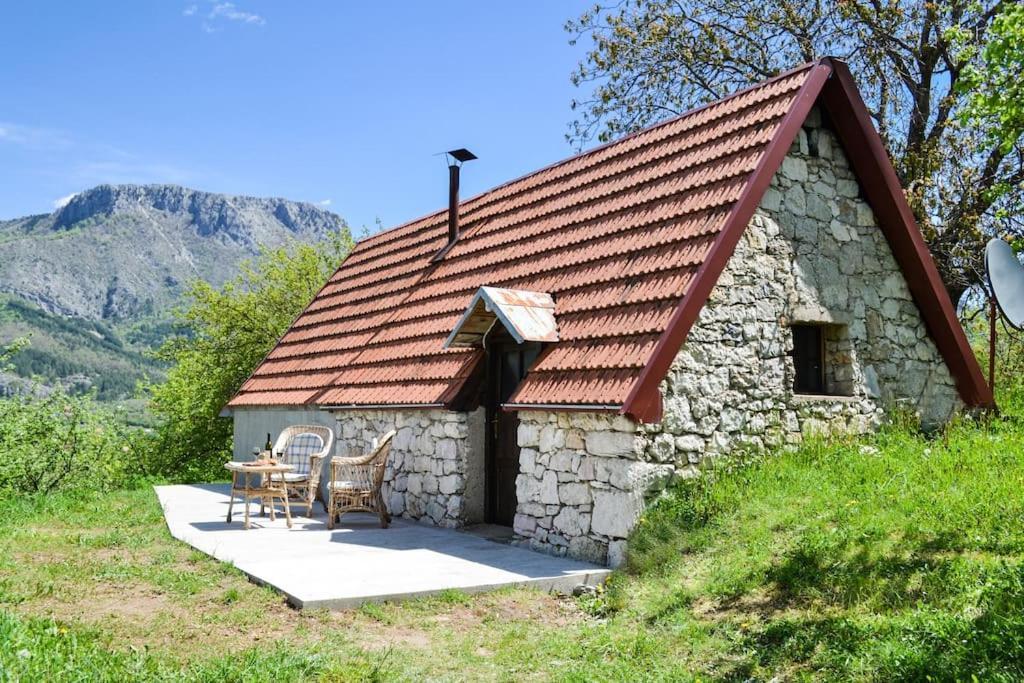 הוילה Nikšić Grandma'S Hut מראה חיצוני תמונה